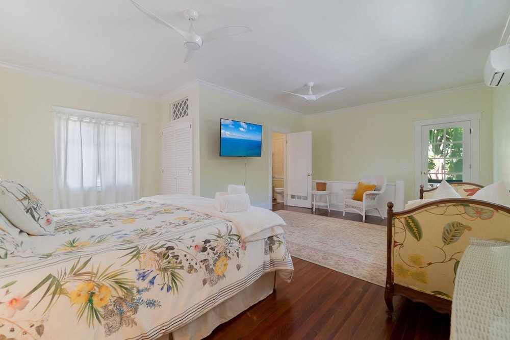House (New Live Oak Cottage/Beach/Downtown/P) photo 1
