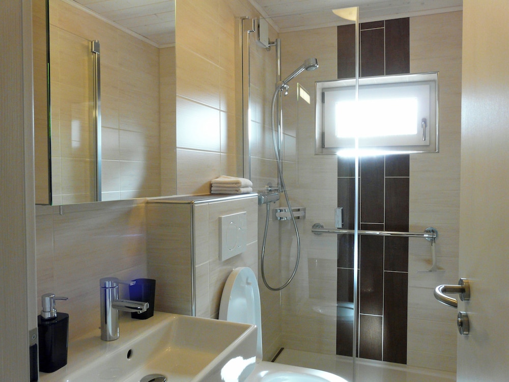 Classic Single Room, Balcony, Hill View photo 3
