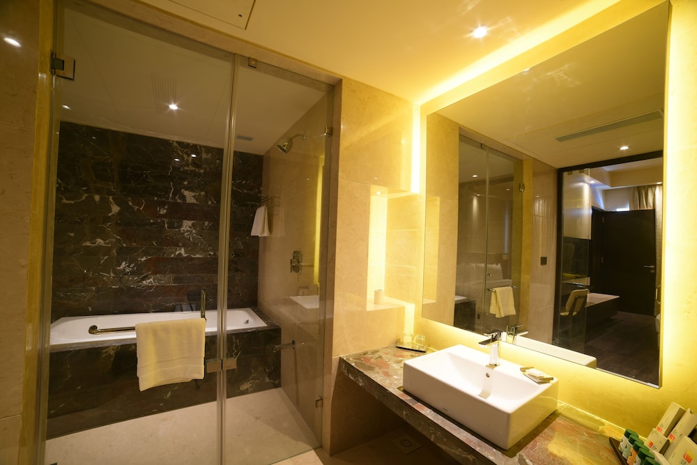 Hazel Suite photo 3