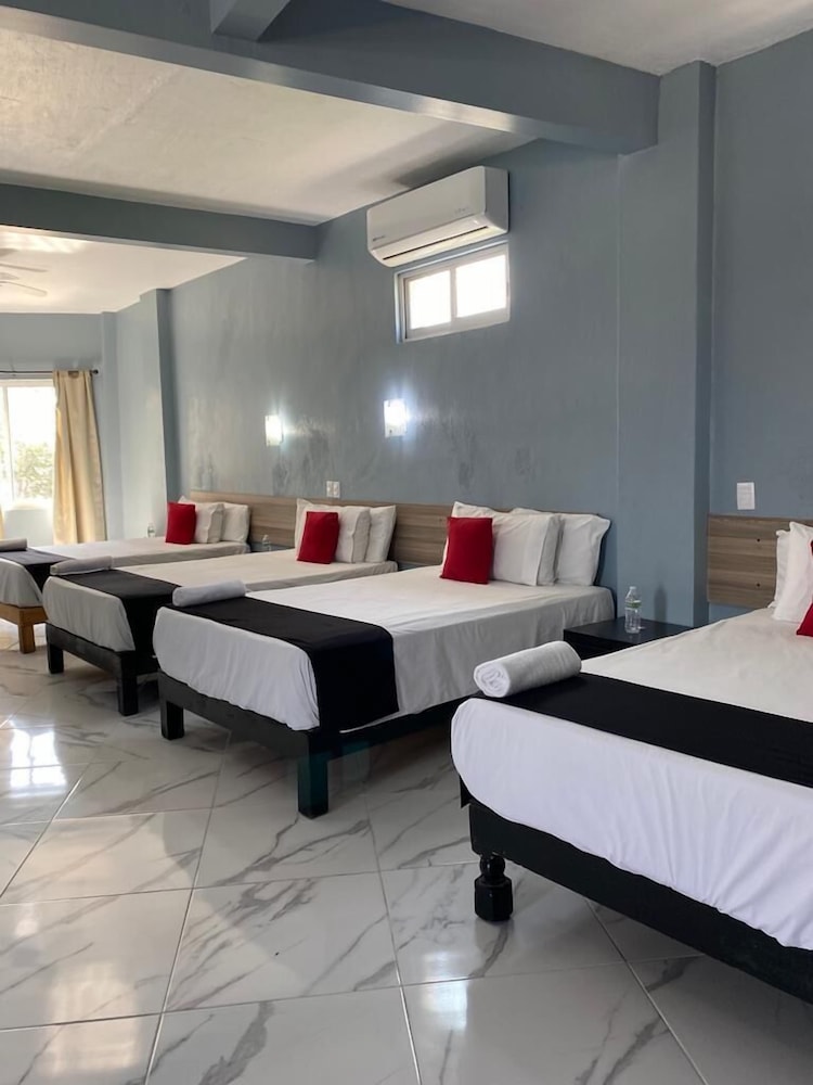Family Room, Multiple Beds