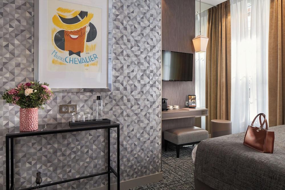 Privilege Top Floor Room thumbnail 5