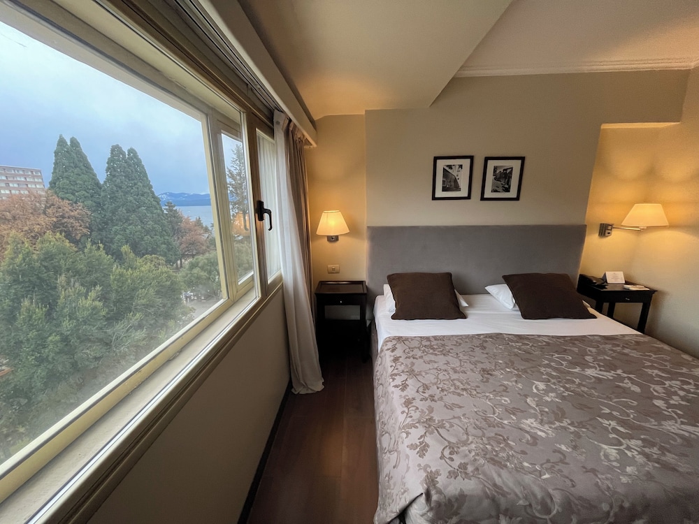 Superior Room thumbnail 5