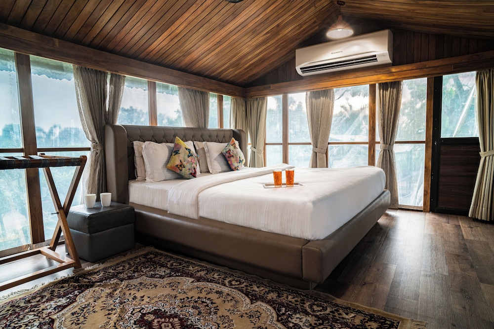 Deluxe Tree House, Garden View