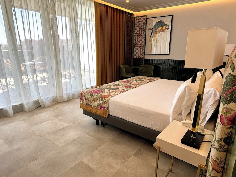 Superior Room, Terrace, City View - Photo 1