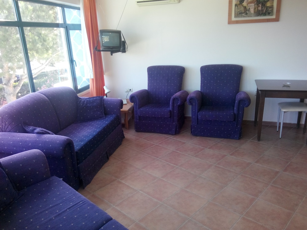 Family Room photo 3