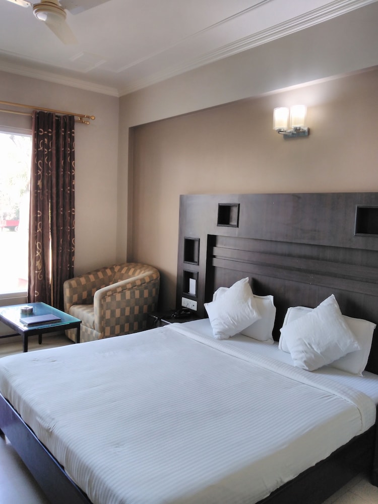 Premium Room, 1 King Bed, City View photo 1