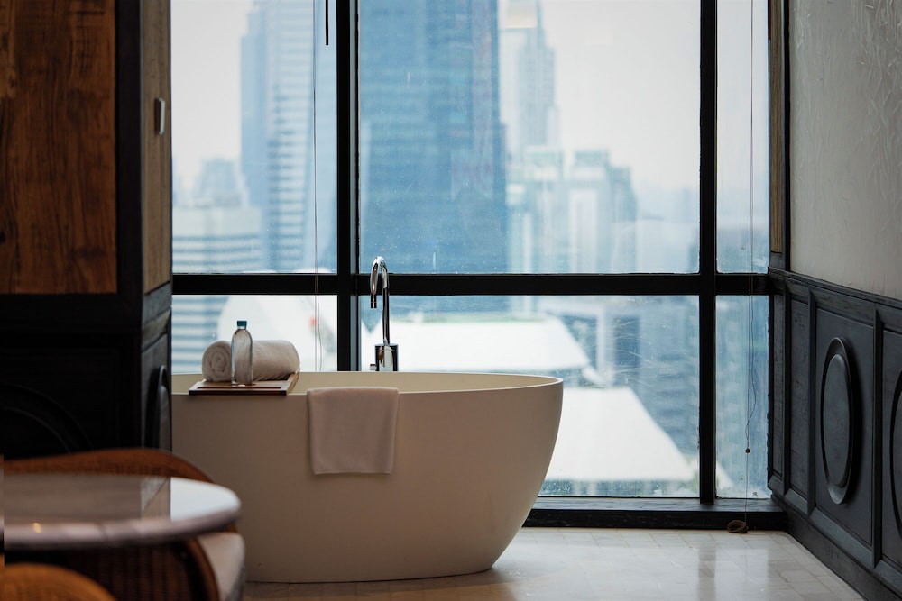 Grand Deluxe Room - King Bed - Photo 3