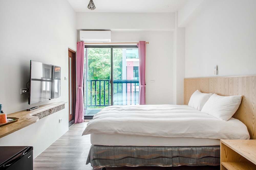 Deluxe Double Room, Balcony photo 1