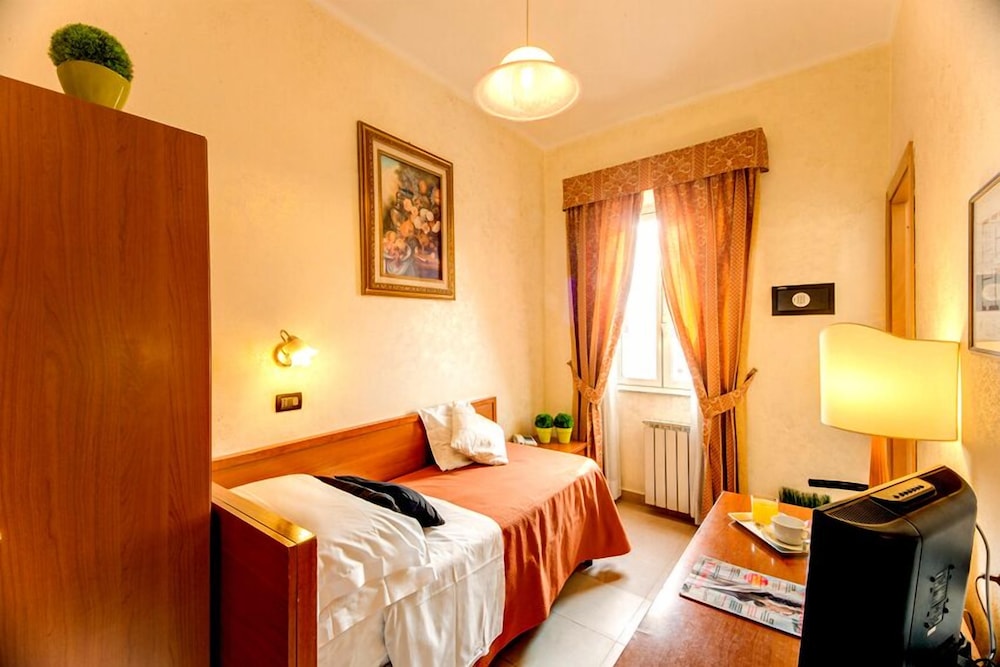 Single Room photo 3