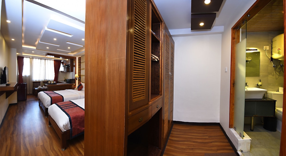 Deluxe Studio Suite, Balcony (Complimentary Airport Pick-up)