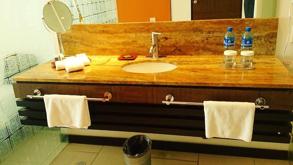 Deluxe Double Room, 2 Double Beds, Sea View - Photo 9