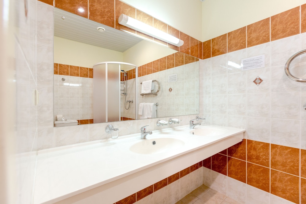 Superior Double or Twin Room, Balcony (Pool Access) photo 2