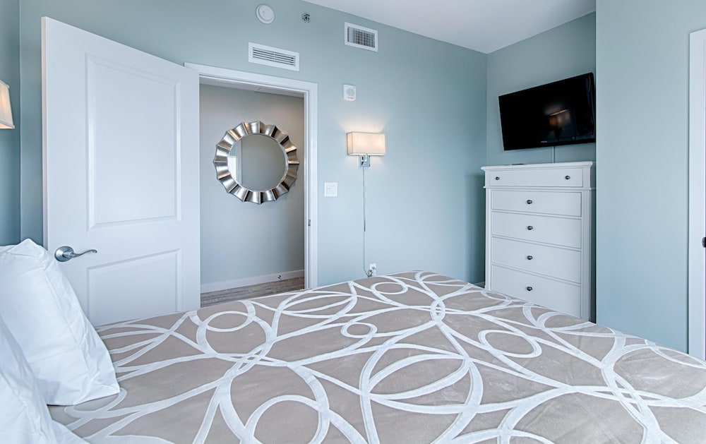 Condo, Multiple Beds (Luau Ii 7228) photo 2