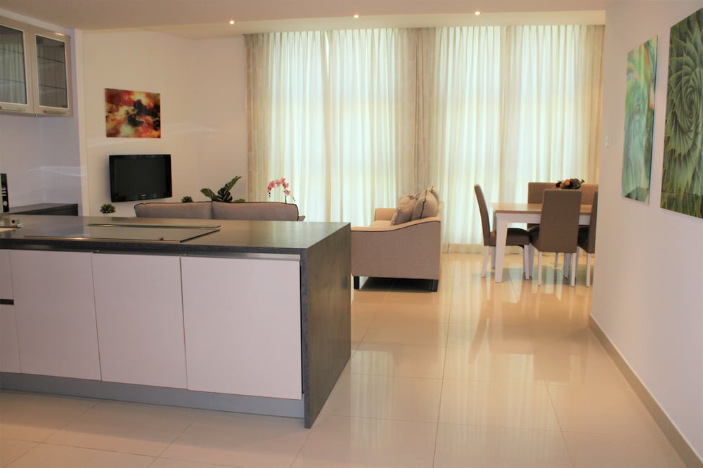 Apartment photo 1