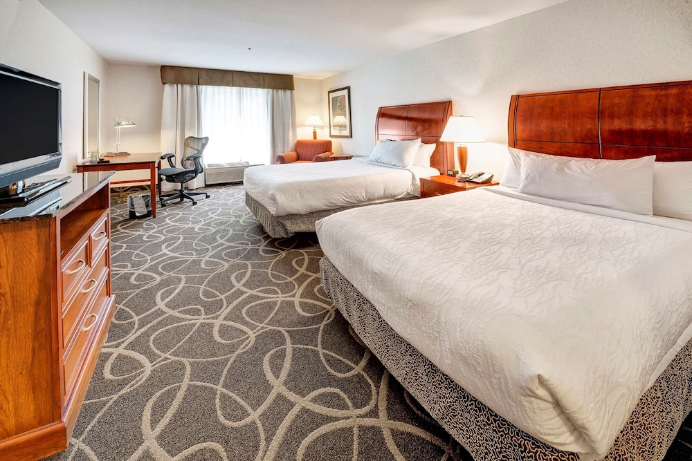 Standard Room, 2 Queen Beds (Mobility & Hearing, Roll-in Shower) - Photo 2
