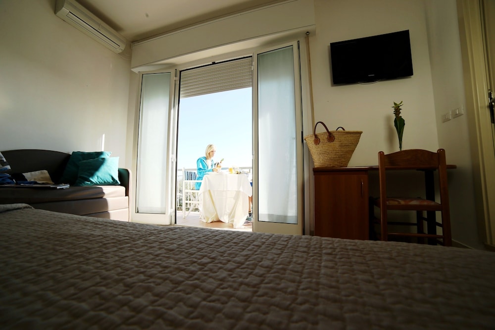 Superior Quadruple Room (Plus) photo 3