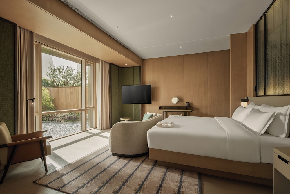 Luxury Suite, Patio, City View