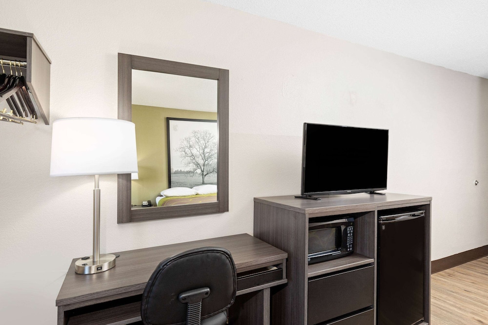 Room, 1 Queen Bed, Accessible - Photo 4