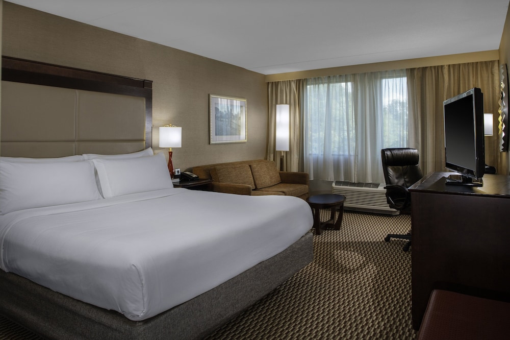 Premium Room, 1 King Bed with Sofa bed (High Floor) photo 3