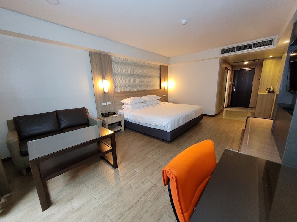 Grand Double Room, 1 King Bed, Non Smoking photo 2