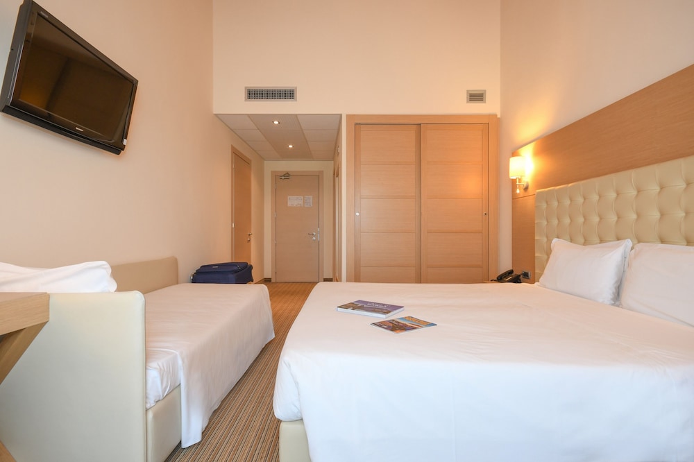 Triple Room - Photo 2