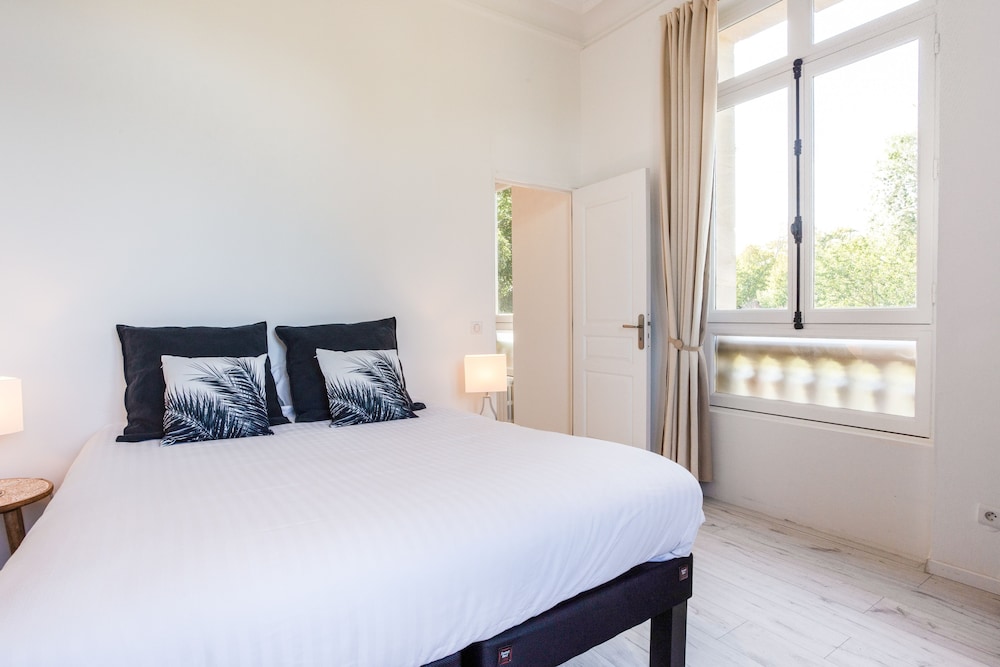 Family Apartment, 3 Bedrooms, Pool Access, Park View photo 1