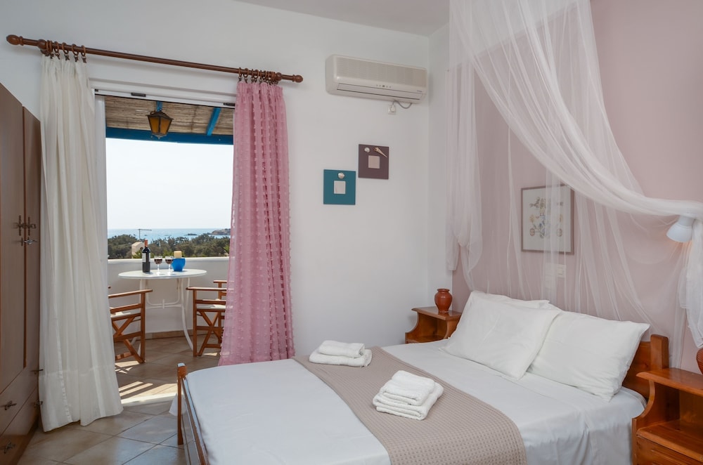 Studio, Sea View