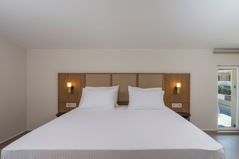 Beachcomber Suite - Beachfront with Private Pool - Photo 5