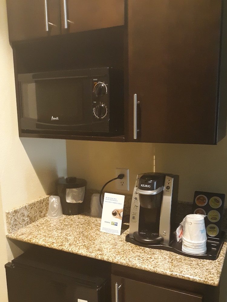 Suite, 1 King Bed, Accessible (Communication)