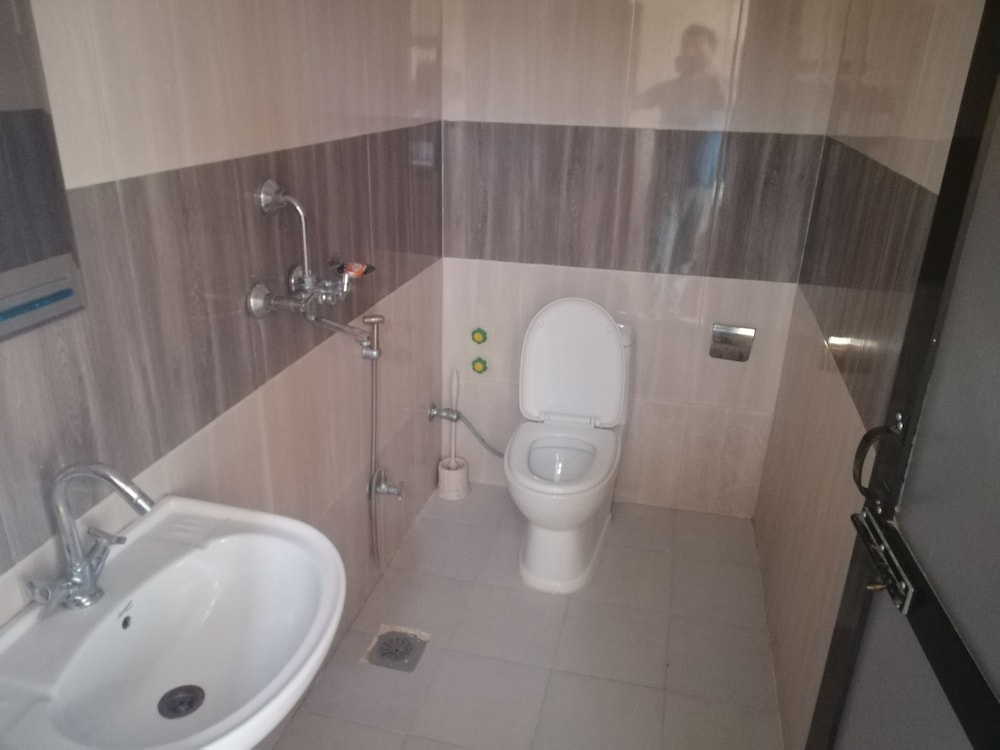Deluxe Twin Room, 2 Twin Beds, Private Bathroom, City View photo 3