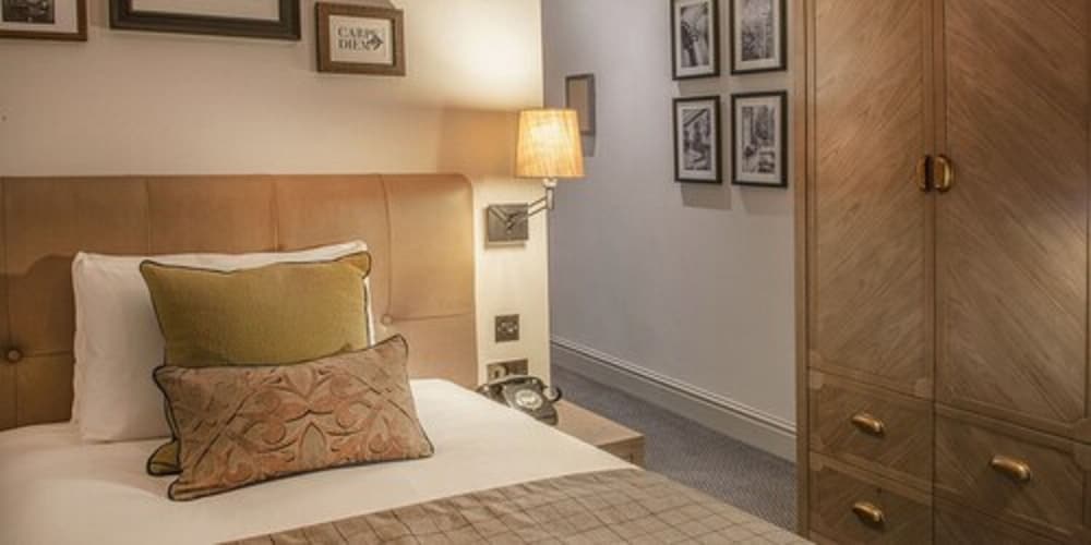 Deluxe Single Room