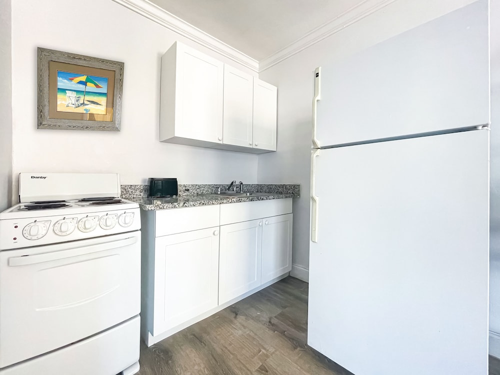 Superior Oceanfront King - Photo 4