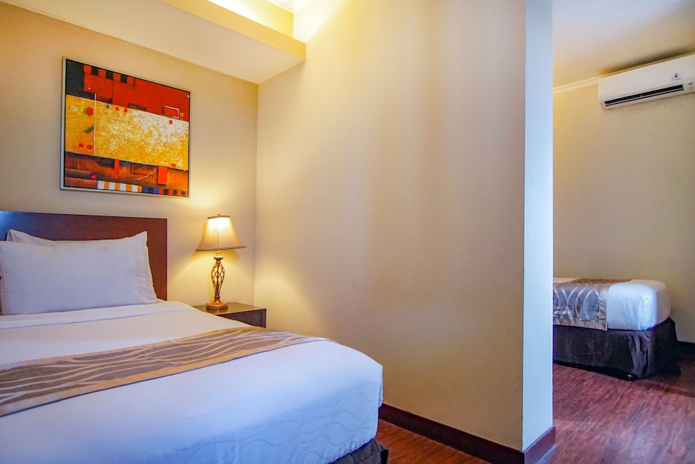 Executive Family Suite - Photo 6
