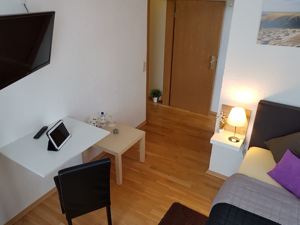 Basic Single Room, 1 Twin Bed, Non Smoking - Photo 3