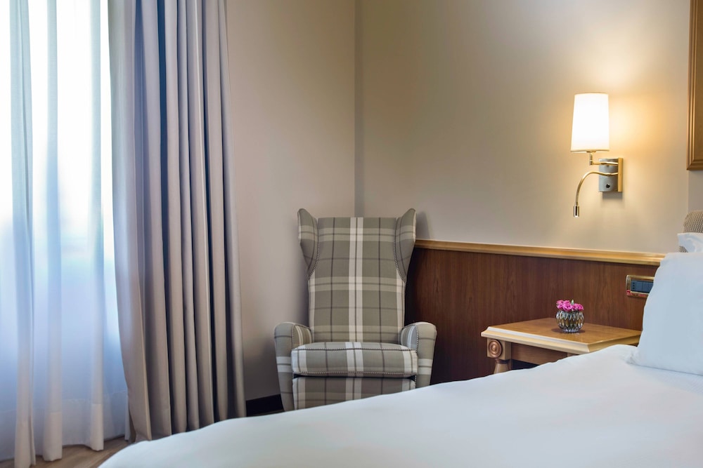 Superior Room, 1 King Bed