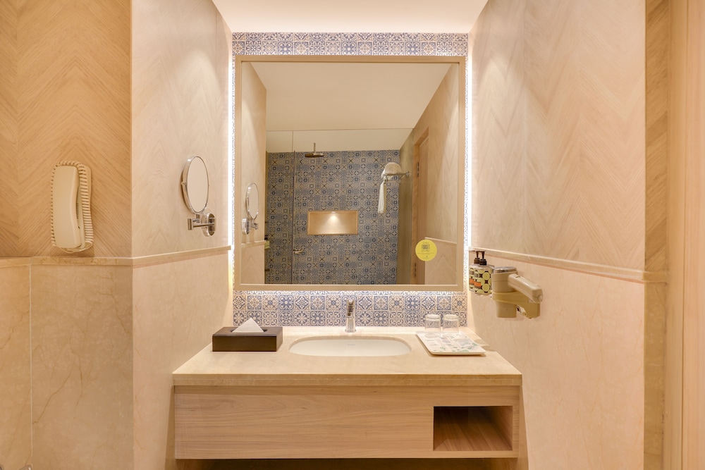 Executive Room - Photo 6