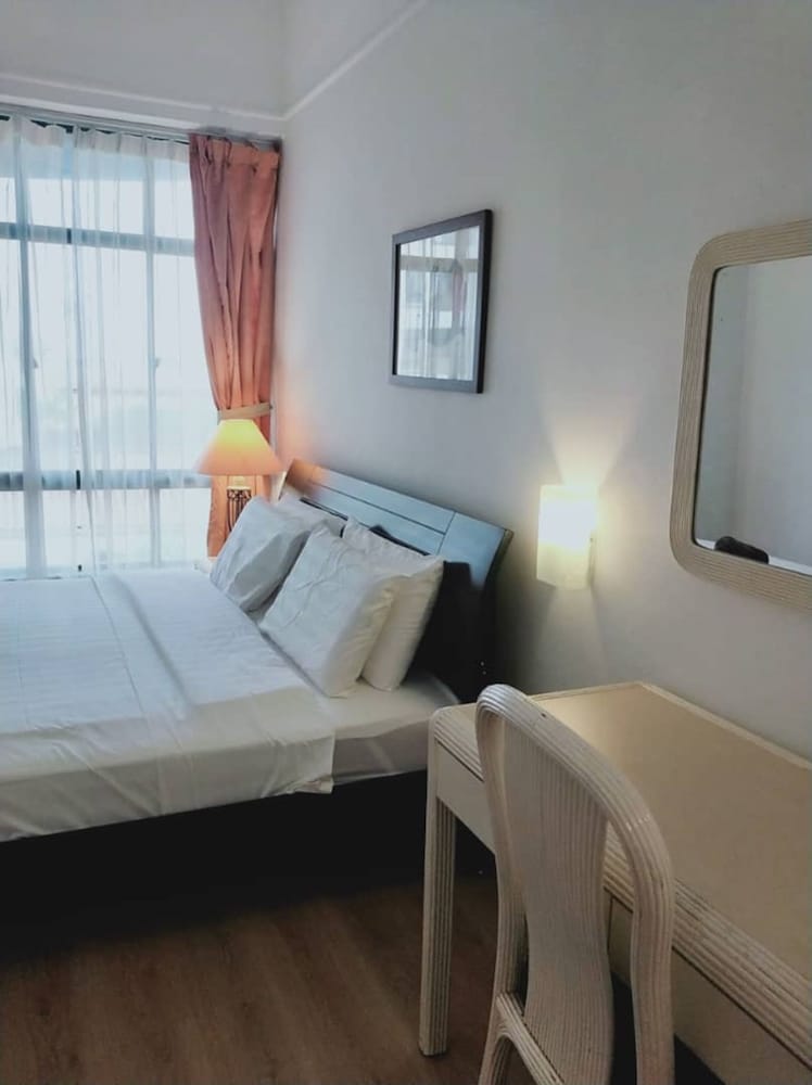 Signature Apartment, 1 Bedroom, Balcony, City View photo 2