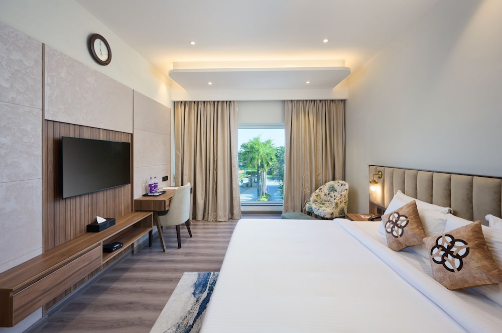 Flora Suite with complimentary airport transfers photo 1