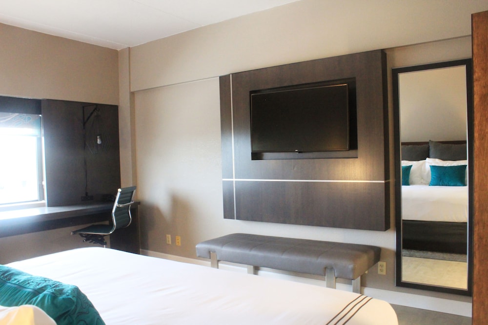 Standard Room, 2 Double Beds, Accessible, Non Smoking (Communications) - Photo 2