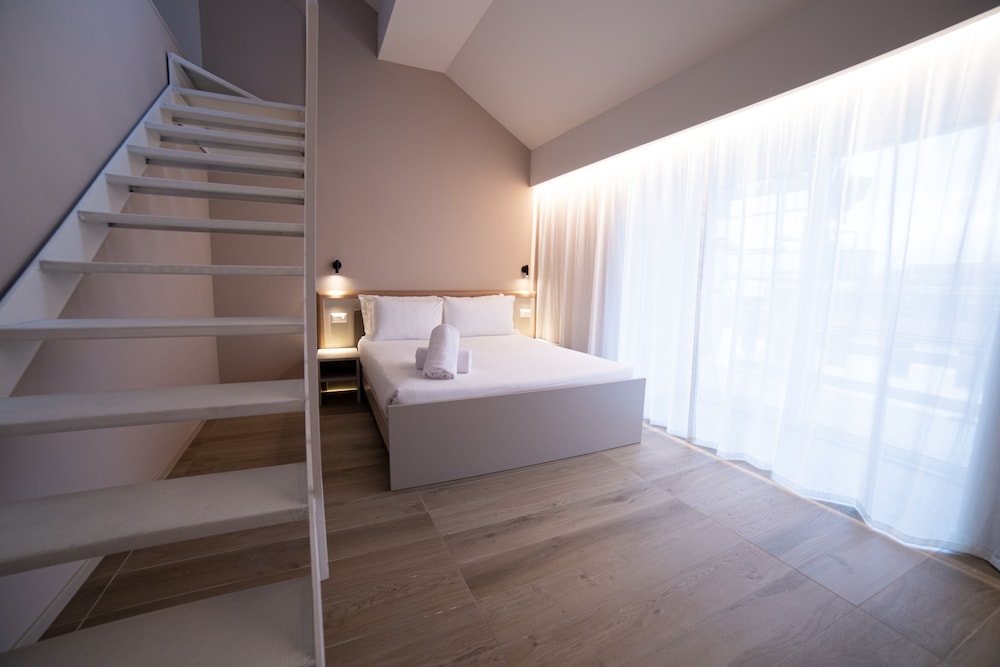 Deluxe Apartment, Terrace - Photo 7