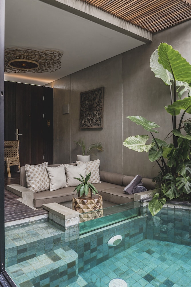 Smart 1 Bedroom Villa with Private Pool - Photo 6