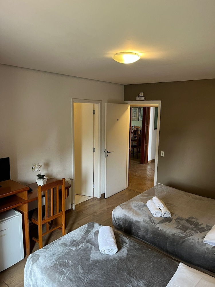 Deluxe Twin Room photo 3