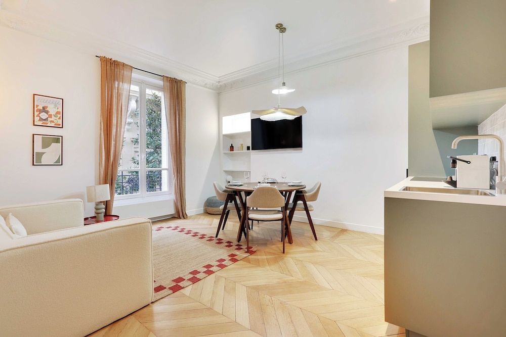 Apartment photo 3