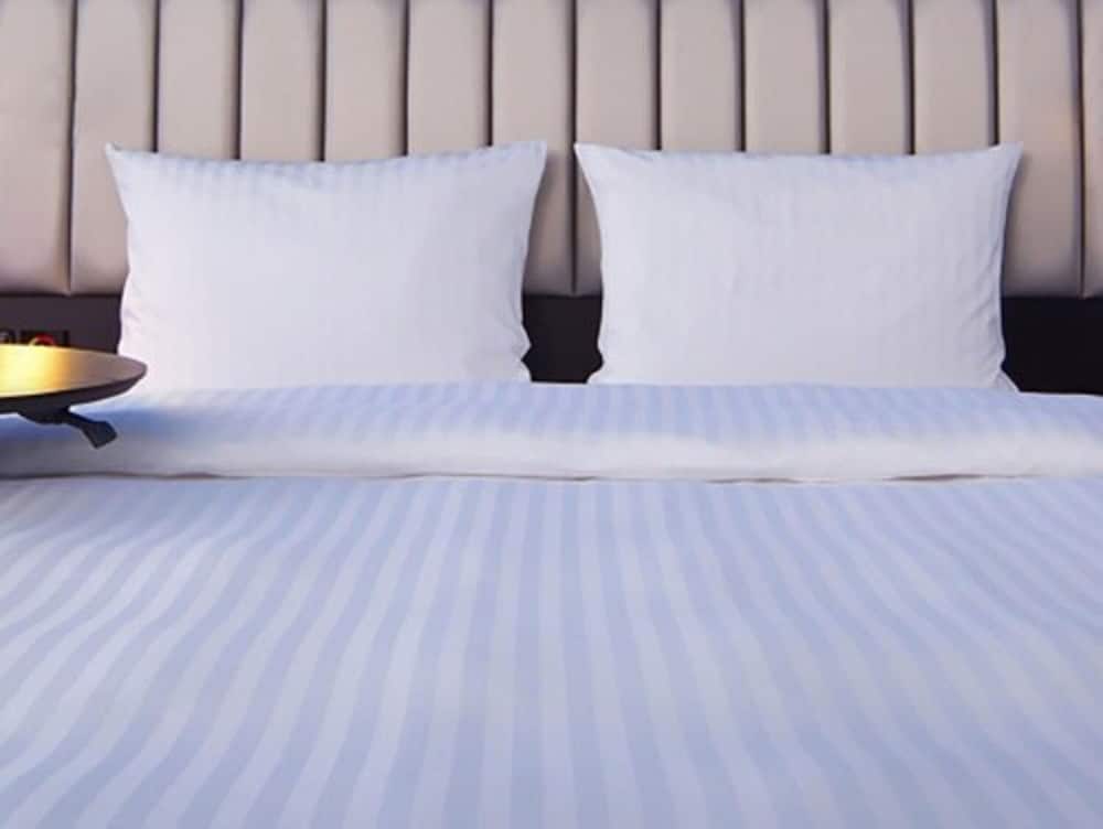 Room, 2 Queen Beds, Non Smoking photo 2