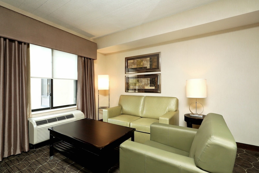 Studio, One King Bed, Accessible - Photo 2