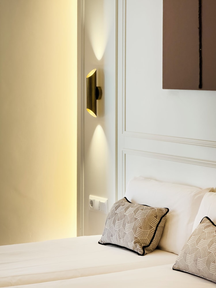 City Triple Room