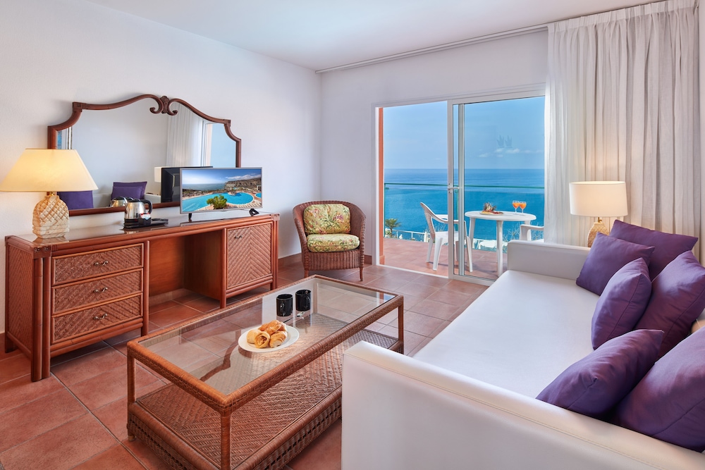 Suite, Sea View (3 adults) photo 2