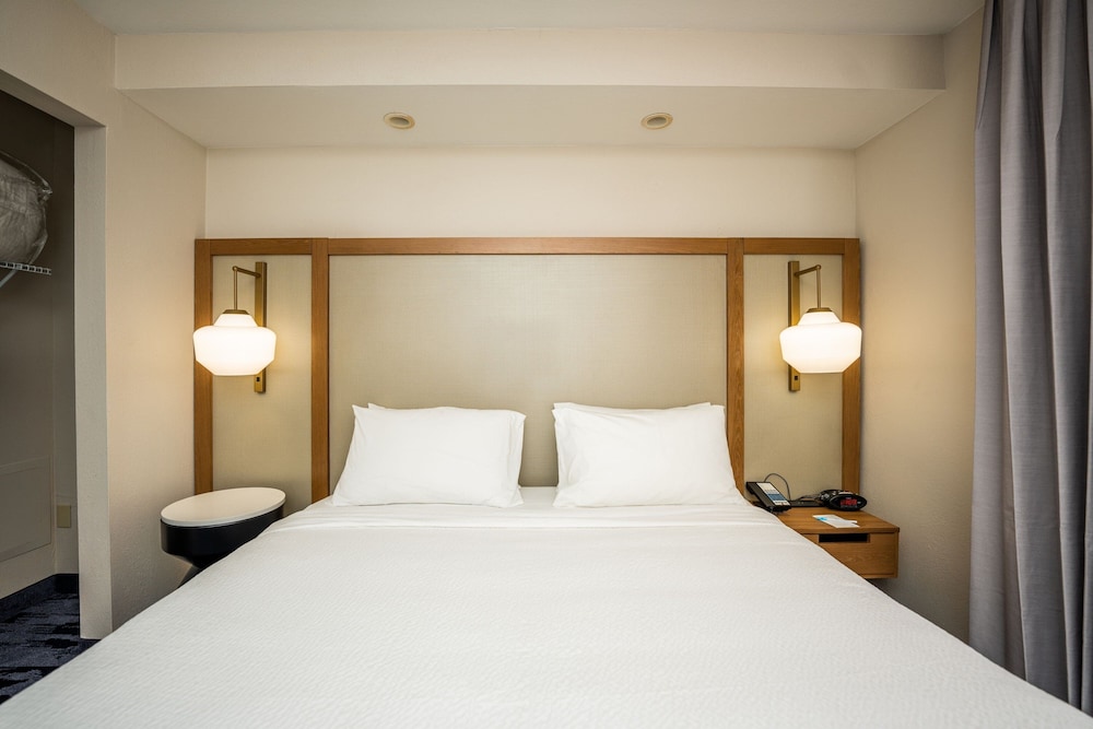 Executive Suite, 1 Bedroom - Photo 2