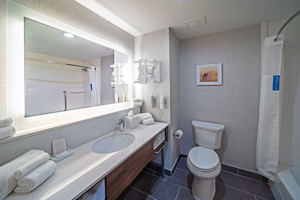 Room, 2 Queen Beds, Accessible, Bathtub (Hearing) - Photo 2