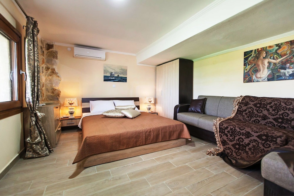 Elite Villa, Multiple Bedrooms, Private Pool, Sea View